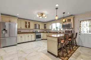 433 Atlantic Ave, Freeport, NY 11520 - Photo 5