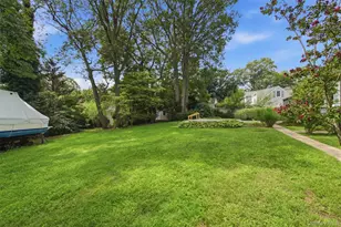 155 Hoover Pl, Centerport, NY 11721 - Photo 25