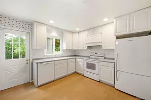 155 Hoover Pl, Centerport, NY 11721 - Photo 15