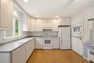 155 Hoover Pl, Centerport, NY 11721 - Photo 13