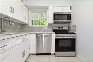 1127A Bay Shore Ave, Bay Shore, NY 11706 - Photo 9