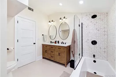 61 Ocean Avenue, Islip, NY 11751 - Photo 23