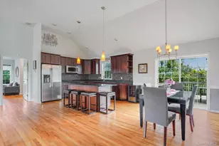 27 Frieda Ln, Poughkeepsie, NY 12603 - Photo 5