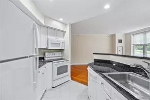 300 Mamaroneck Ave, White Plains, NY 10605 - Photo 13