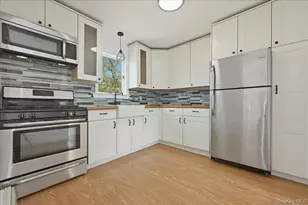310 West Dr, Copiague, NY 11726 - Photo 7
