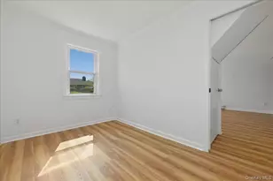 310 West Dr, Copiague, NY 11726 - Photo 17