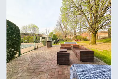 47-27 Little Neck Parkway #L-2, Little Neck, NY 11362 - Photo 15
