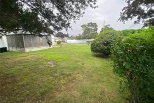 85 Stellenwerf Ave, Islip Terrace, NY 11752 - Photo 15