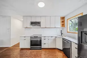 24 Trafalgar Dr, Shirley, NY 11967 - Photo 5
