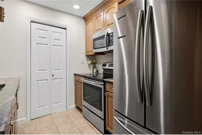 36 Richmond Boulevard #4A, Ronkonkoma, NY 11779 - Photo 11