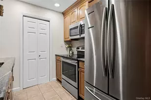 36 Richmond Blvd, Ronkonkoma, NY 11779 - Photo 11
