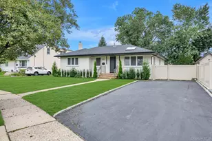 109 Nassau Dr, Albertson, NY 11507 - Photo 27