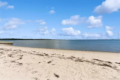 34 W End Avenue, East Quogue, NY 11942 - Photo 29