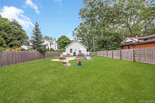 393 West End Ave, Shirley, NY 11967 - Photo 25