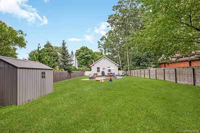393 W End Avenue, Shirley, NY 11967 - Photo 27