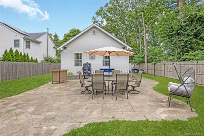 393 W End Avenue, Shirley, NY 11967 - Photo 23