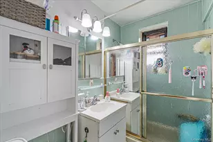 224-24 Union St, Bayside, NY 11364 - Photo 11