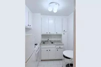 8515 Main Street #9B, Briarwood, NY 11435 - Photo 7
