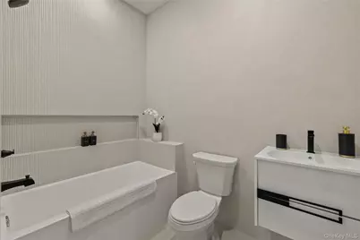 30 E Castle Avenue #101, Spring Valley, NY 10977 - Photo 33
