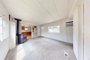 39 Valley Forge Dr, Bohemia, NY 11716 - Photo 5