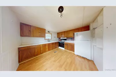 39 Valley Forge Drive, Bohemia, NY 11716 - Photo 7