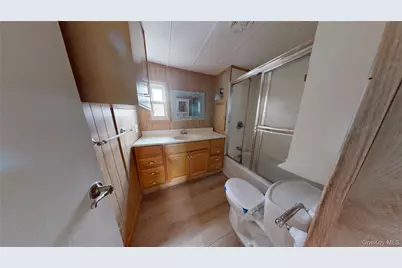 39 Valley Forge Drive, Bohemia, NY 11716 - Photo 17