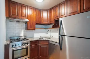 175-24 89th Ave, Jamaica, NY 11432 - Photo 15