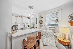 4 Edwards St, Roslyn Heights, NY 11577 - Photo 9