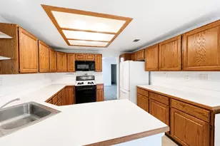 6 Oakdale Ct, Ridge, NY 11961 - Photo 7
