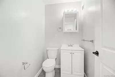 671 Bronx River Road #6k, Yonkers, NY 10704 - Photo 11
