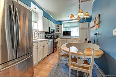 533 Marcellus Road, Williston Park, NY 11596 - Photo 15
