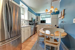 533 Marcellus Rd, Williston Park, NY 11596 - Photo 15