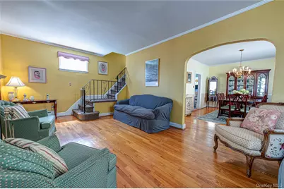 533 Marcellus Road, Williston Park, NY 11596 - Photo 5