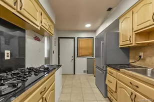 117-21 Francis Lewis Blvd, Cambria Heights, NY 11411 - Photo 7