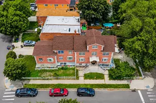 46-47 204th St, Bayside, NY 11361 - Photo 15