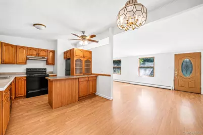 2356 Walnut Avenue, Ronkonkoma, NY 11779 - Photo 5