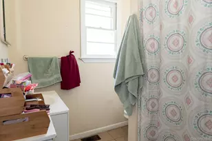 1405 Bay Ave, Mattituck, NY 11952 - Photo 5