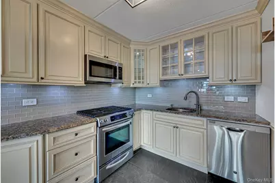 701 Pelham Road #PH3, New Rochelle, NY 10805 - Photo 7