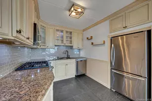 701 Pelham Rd, New Rochelle, NY 10805 - Photo 9