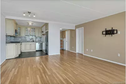 701 Pelham Road #PH3, New Rochelle, NY 10805 - Photo 11