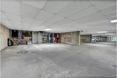 701 Pelham Road #PH3, New Rochelle, NY 10805 - Photo 23