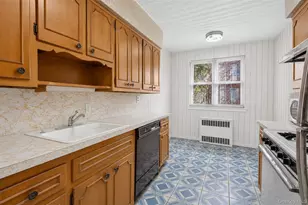 153-34 Booth Memorial Ave, Flushing, NY 11355 - Photo 7