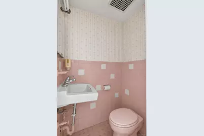 153-34 Booth Memorial Avenue, Flushing, NY 11355 - Photo 9