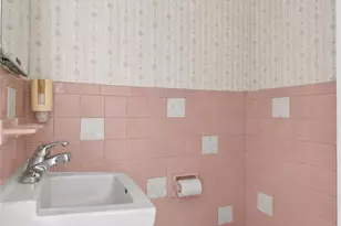 153-34 Booth Memorial Ave, Flushing, NY 11355 - Photo 9