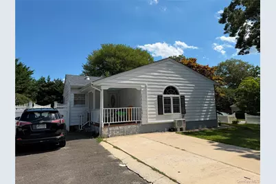 431 Blue Point Road, Farmingville, NY 11738 - Photo 9