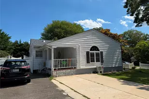 431 Blue Point Rd, Farmingville, NY 11738 - Photo 9