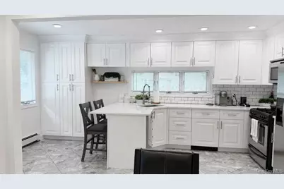 115 N John Street, Massapequa, NY 11758 - Photo 11