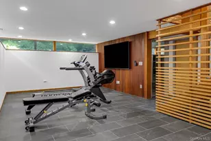 14 Cradle Rock Rd E, Pound Ridge, NY 10576 - Photo 19
