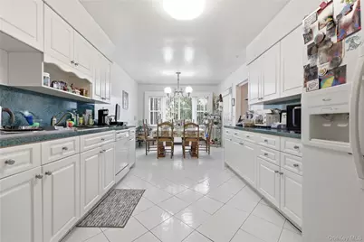 2 Longview Avenue, Woodmere, NY 11581 - Photo 11