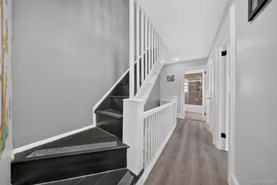 26 Van Nostrand Court, Little Neck, NY 11362 - Photo 23